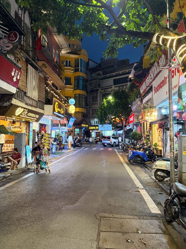 evening street scene in hanoi